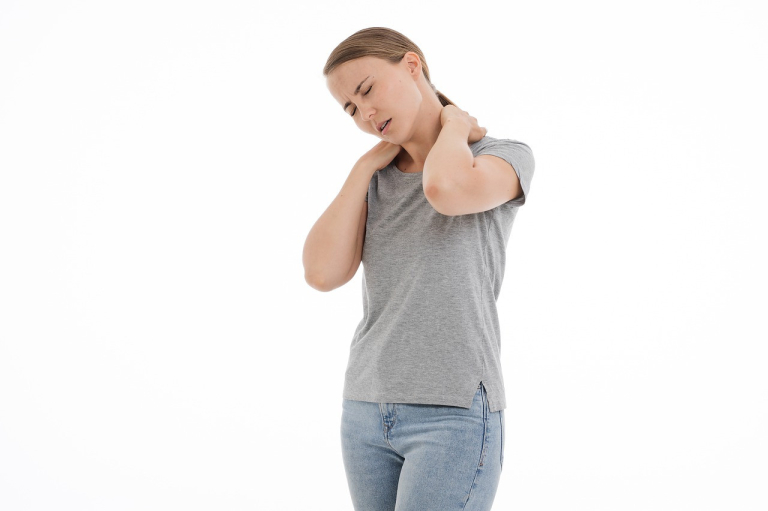Stiff neck? Five tips to alleviate neck pain after sleep Chiropractor